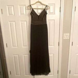 Lulu’s Black and Gold Maxi, Size M